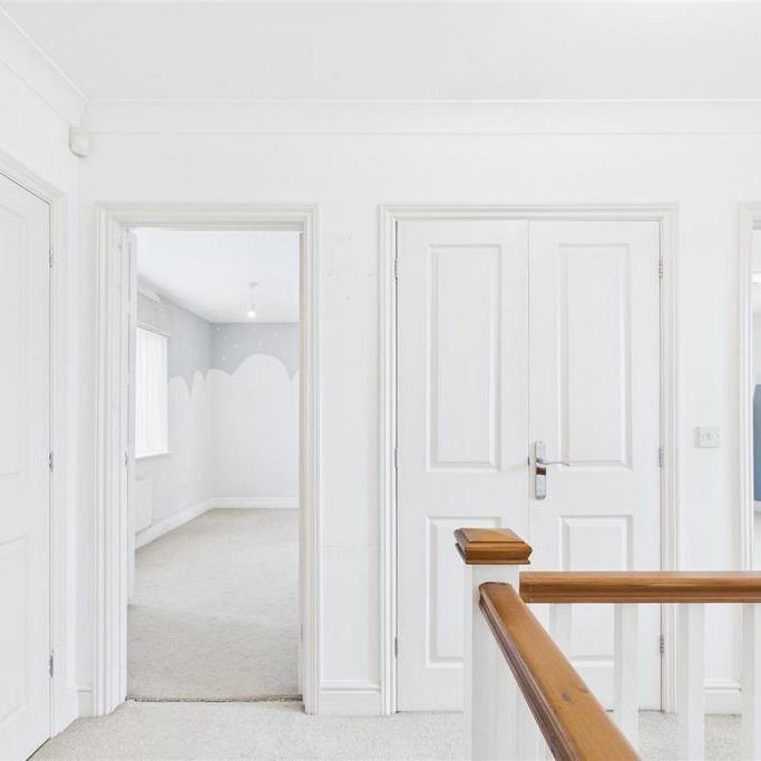 4 bedroom detached house to rent - Photo 1