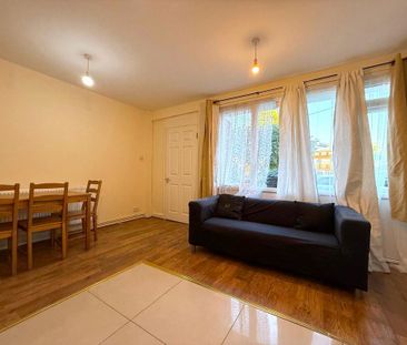 4 bedroom terraced house to rent - Photo 1