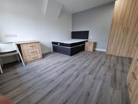 3 bedroom terraced house to rent - Photo 3