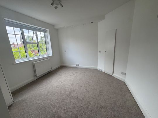 4 Bed Terraced House, London, NW11 - Photo 1