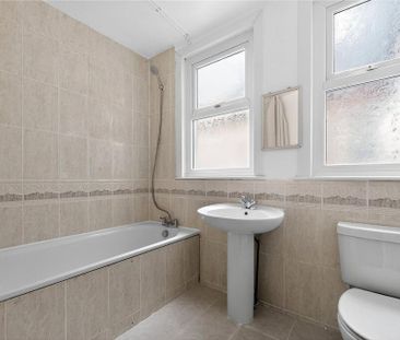 4 bedroom terraced house to rent - Photo 4