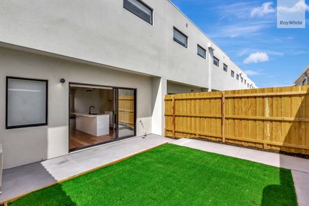 4 Angelina Terrace, Truganina VIC 3029 - Townhouse For Rent | Domain - Photo 4