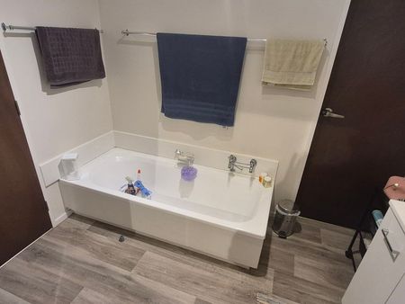 Charming 3BR Home in Churton Park - Photo 3