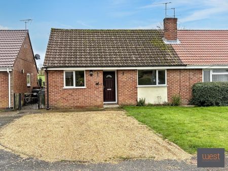 2 bedroom semi-detached bungalow to rent - Photo 4