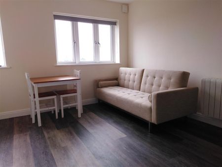 1 bedroom flat to rent - Photo 2