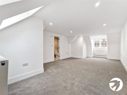 2 bedroom penthouse to rent - Photo 1