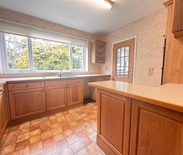 4 bedroom detached house to rent - Photo 4