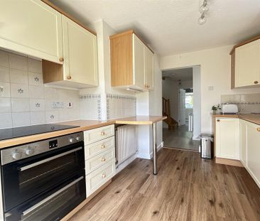 3 bedroom semi-detached house to rent - Photo 6