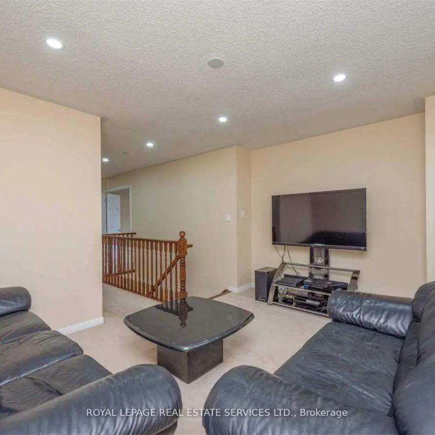 289 POTTS TERRACE - Photo 1