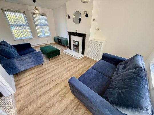 16 Powerscourt Place, Ormeau Road, Belfast, BT7 1FX - Photo 1