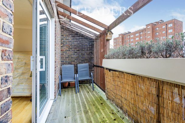 2 bedroom apartment to rent Kent Street, PO1 - Photo 1