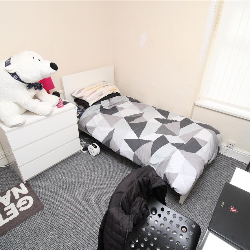 Room For Rent Hilda Street, Pontypridd - Photo 1