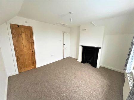 2 bedroom terraced house to rent - Photo 4