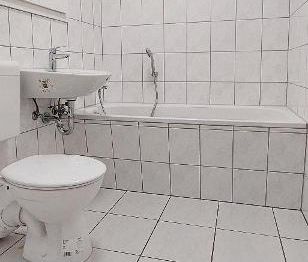 Einbauküche 1 Zimmer, Balkon, frisch saniert, Aufzug - Photo 5