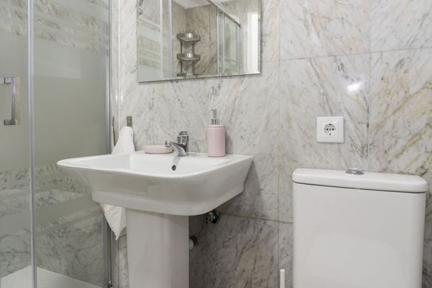 Nice double room in Madrid - Photo 1