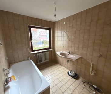 Zen­tra­le, teil­re­no­vier­te Woh­nung mit EBK in Wein­gar­ten zu ... - Photo 2