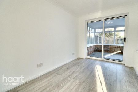 3 bedroom semi-detached house to rent - Photo 2