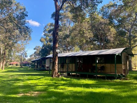 UNIQUE TRAIN CARRIAGE ACCOMMODATION - Photo 3