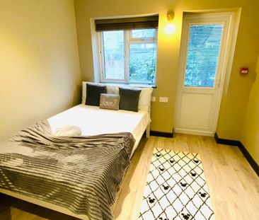 Room in a Shared House, Woodmansterne Road, SW16 - Photo 4