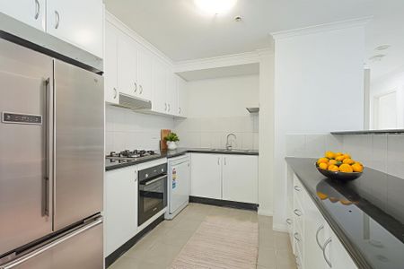 Modern 2-Bedroom Apartment with Spacious Balcony - Prime Parramatta Location - Photo 4