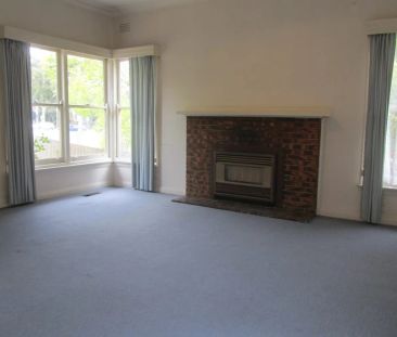 Great Family home ideal location - Photo 1