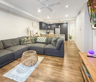 Modern Unit with Storage in Prime Helensvale Location - Photo 2