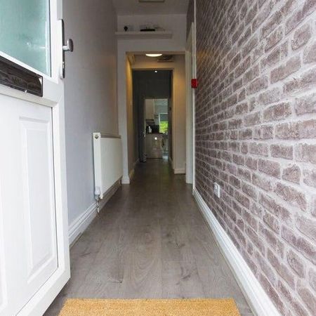 1 bedroom in a house share to rent - Photo 4