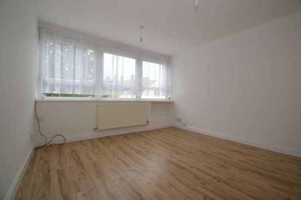 Woodhurst Road, Abbeywood, London, SE2 - Photo 1