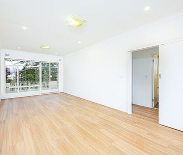 Newly Renovated 2-Bedroom + Study Apartment in Prime Location - Photo 5