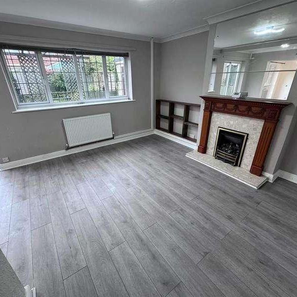 Oaken Drive, Willenhall, WV12 - Photo 1