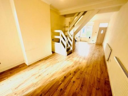 3 bedroom House To Let - Photo 4