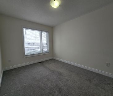 For Lease - 12 Lisa Street, Wasaga Beach, Ontario - Photo 4