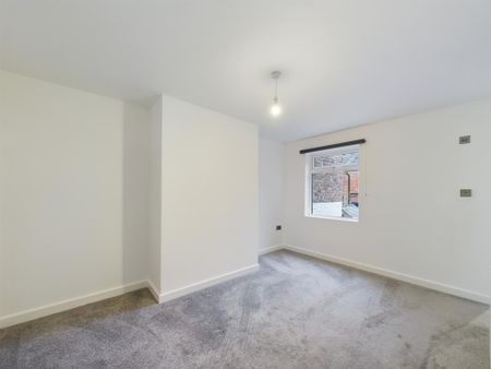 3 bedroom terraced house to rent - Photo 3