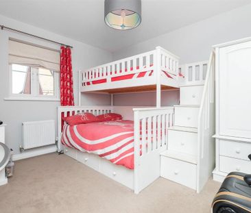 3 bedroom detached house to rent - Photo 4