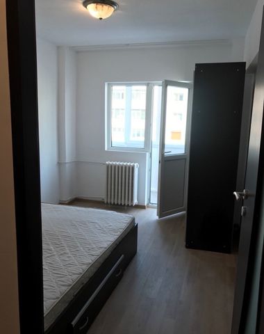 Inchiriere apartament 4 camere calea Mosilor - Photo 2