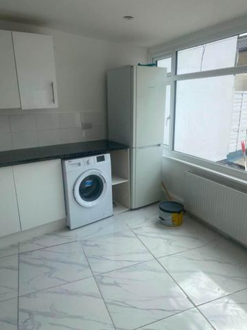 4 bedroom house to rent - Photo 4