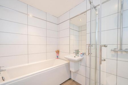 3 bedroom apartment to rent - Photo 5