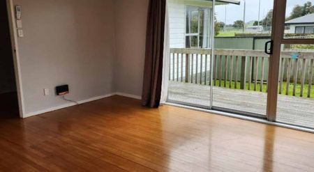 Easy living in a prime location - Photo 4