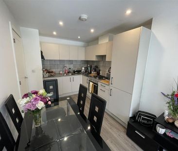 3 bedroom terraced house to rent - Photo 5