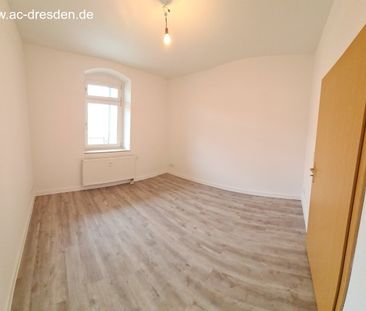 Freundliche 2-Zimmer-Wohnung mit Balkon und EBK in kernsaniertem Gr... - Photo 3
