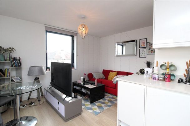 High Road, Finchley, N12 9RW - Photo 1