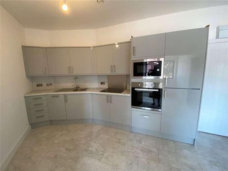 Chataway House, Leach Road, Chard, Somerset, TA20 - Photo 3