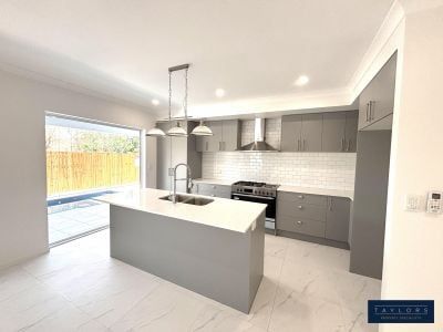 Brand New Luxury Home with Pool in Cannonvale! - Photo 5