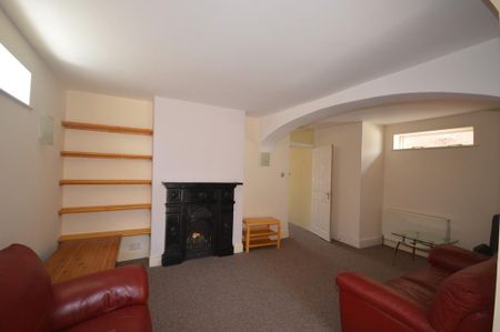 5 bedroom detached house to rent - Photo 3