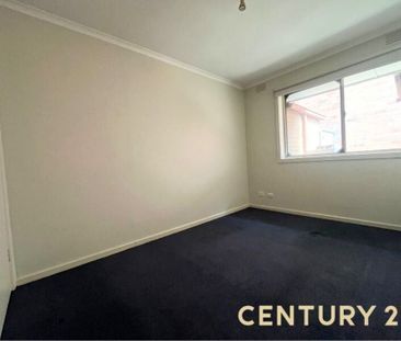 A Cozy Spot in Noble Park - Photo 1