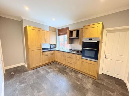 2 bedroom terraced house to rent - Photo 2