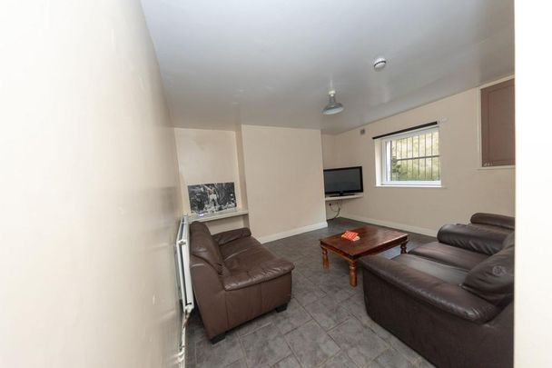 5 bedroom house to rent - Photo 1