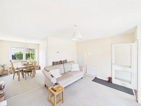 Station Road, Chinnor, Oxfordshire, OX39 - Photo 3