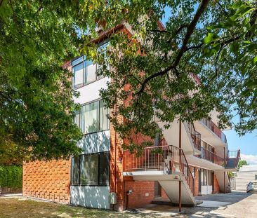 Perfect Location. - Photo 2