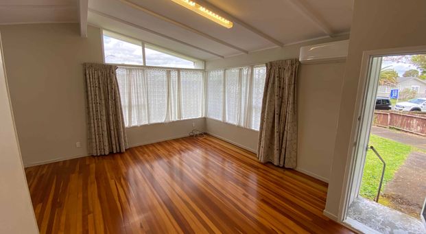 Family Comfort and Convenience in the Heart of Manurewa - Photo 1